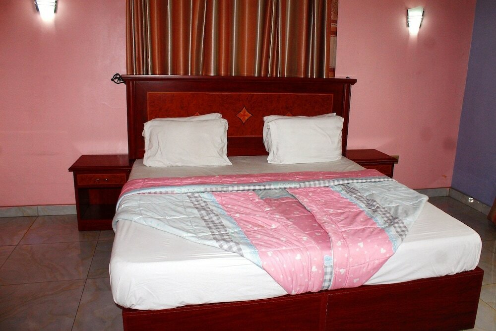 Фото Row Hotel & Suites