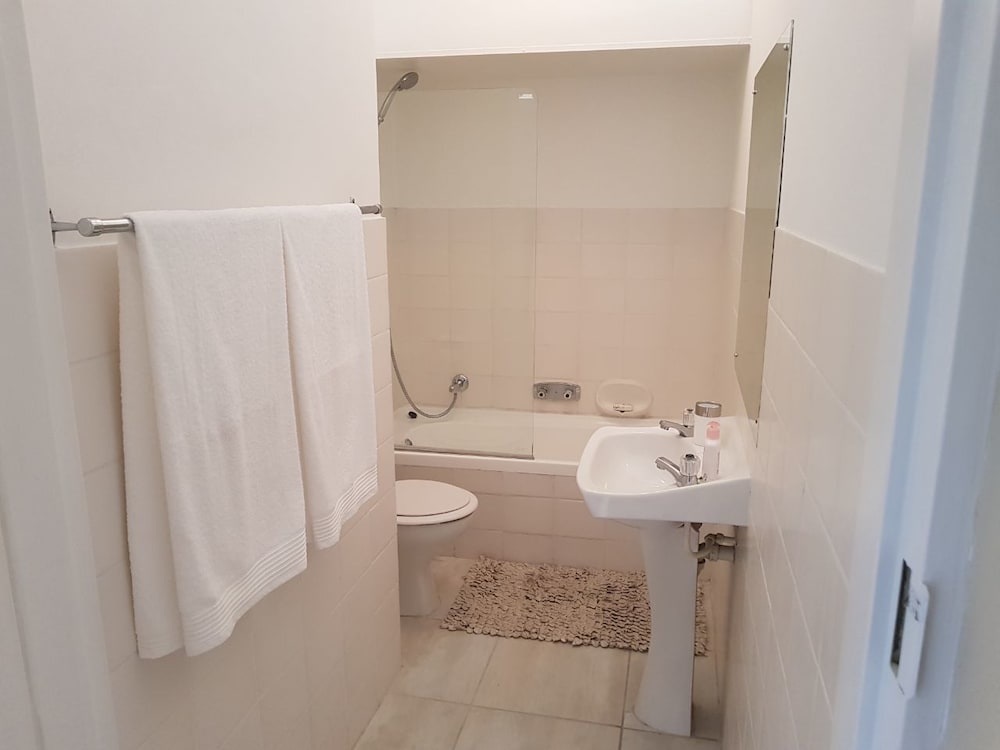 Фото Silver lining beach apartment