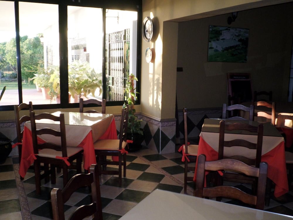 Фото Hostal Restaurante La Ilusión