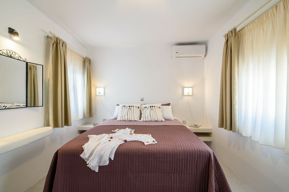 Фото Villa George Santorini