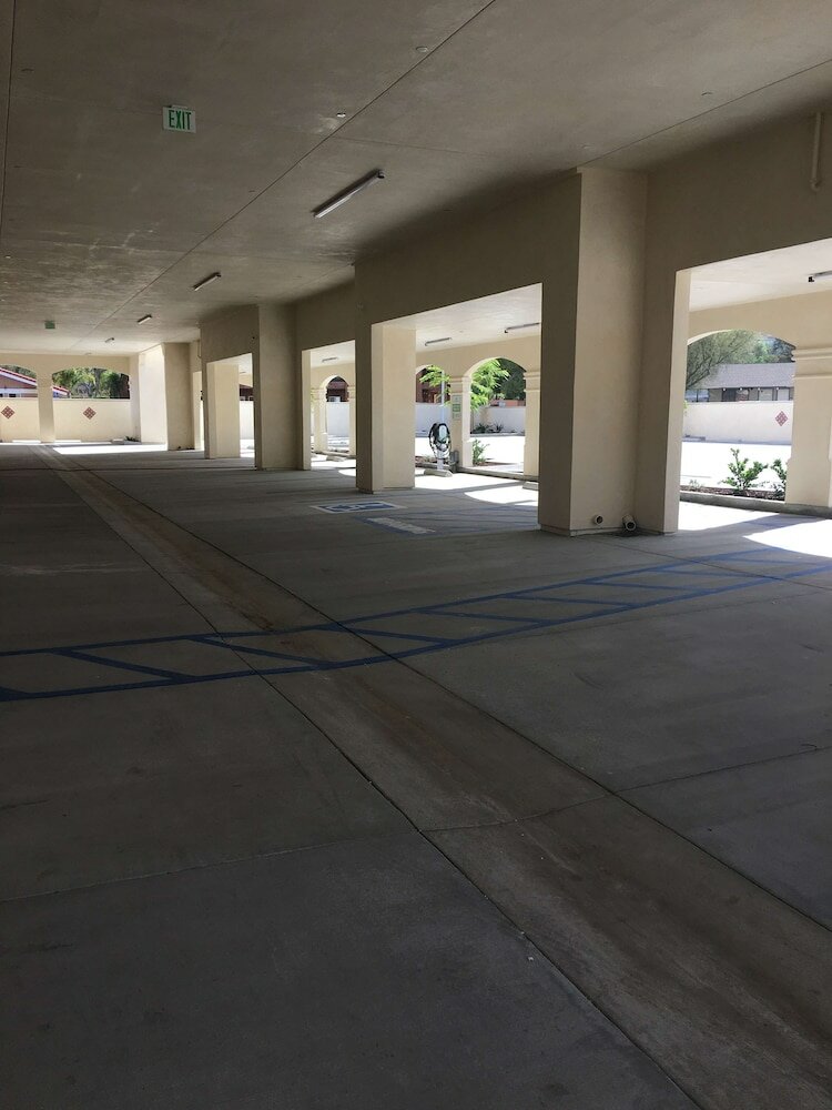 Фото Best Western Plus Temecula Wine Country Hotel &Suites