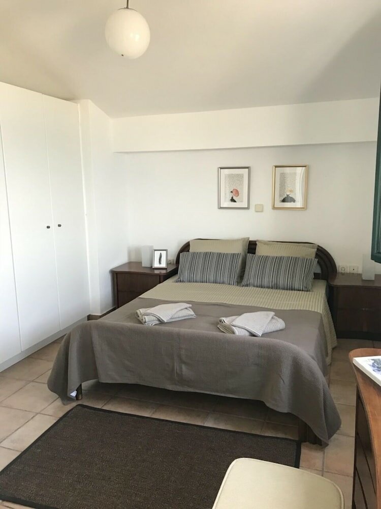 Фото Stunning sea-front maisonette