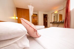 Green Hills Hotel (Central Province), hotel