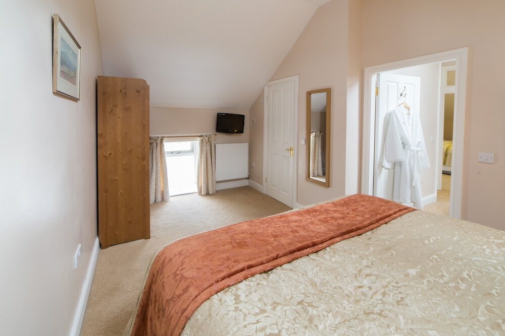 Фото Riding Farm Cottages