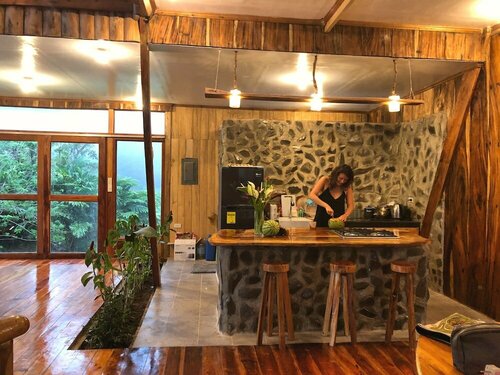 Гостиница Volcano House в Провинции Камигин