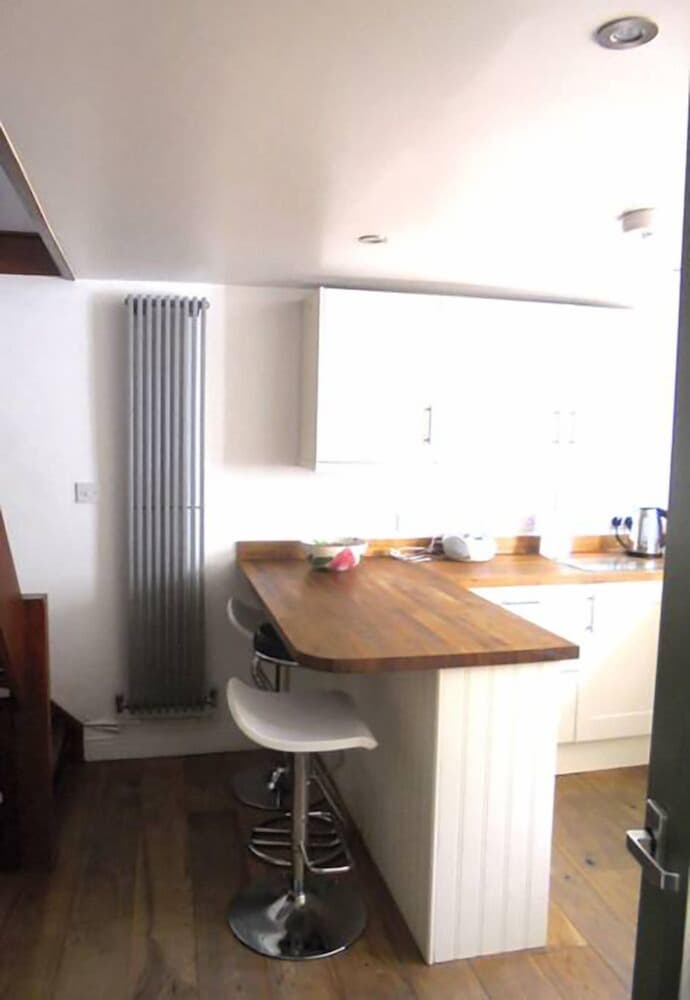 Фото Needles Cottages