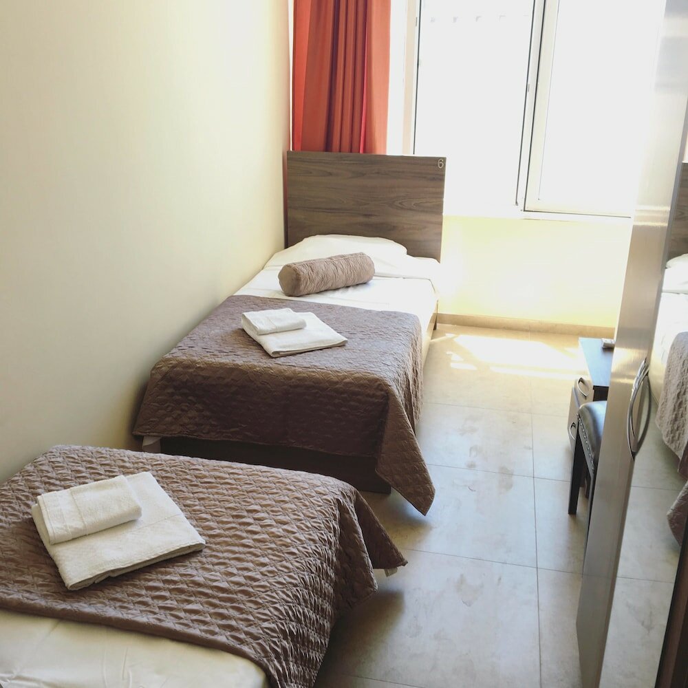 Фото Hotel Guesthouse Lola