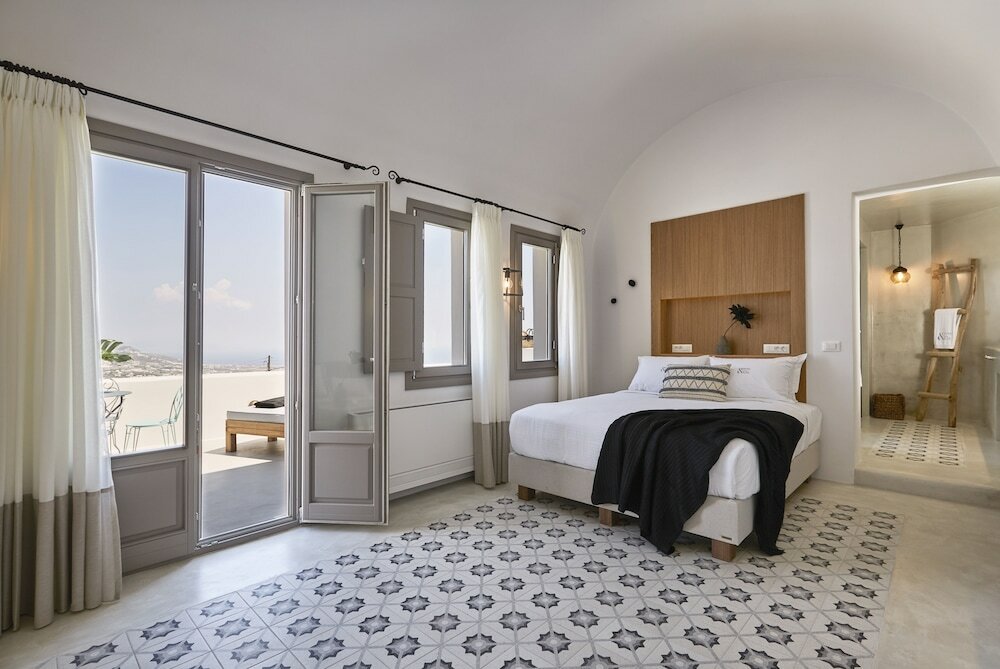 Фото White and Co. La Torre Suites