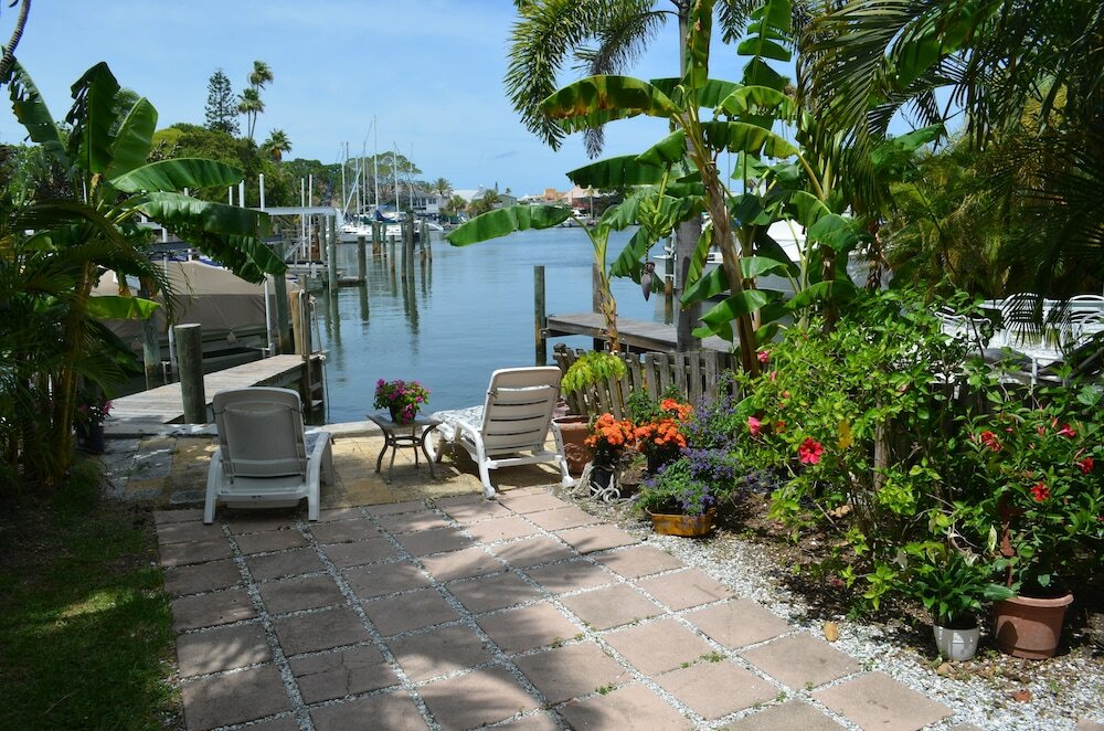 Фото Oasis at John's Pass Madeira Beach