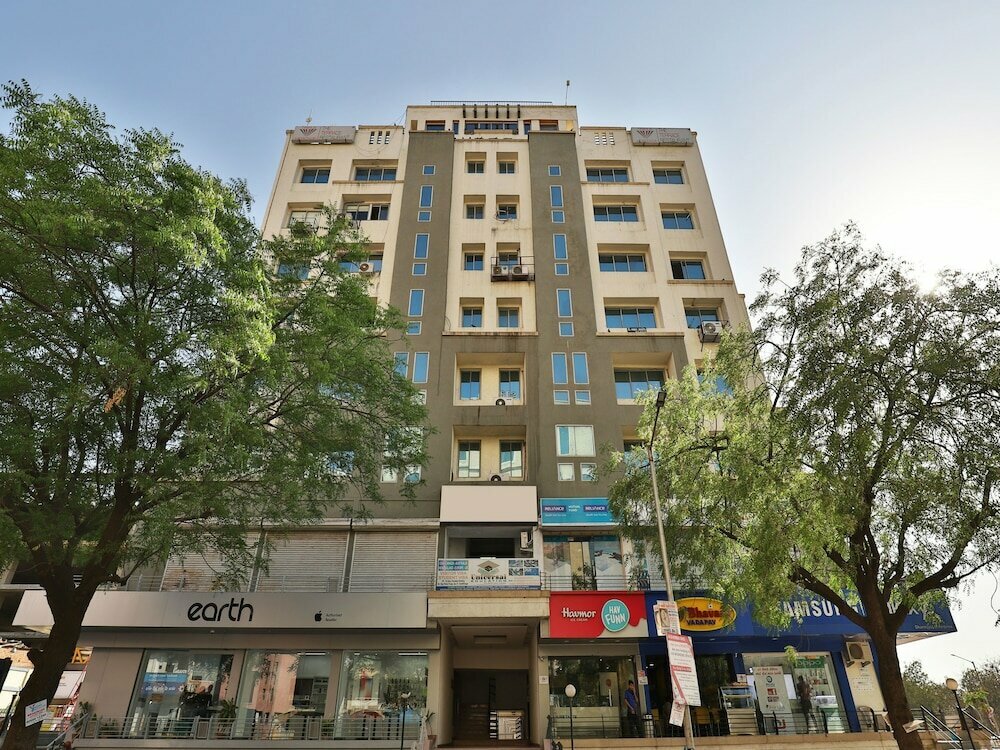 Hotel Oyo 12945 Hotel President, Gandhinagar, photo