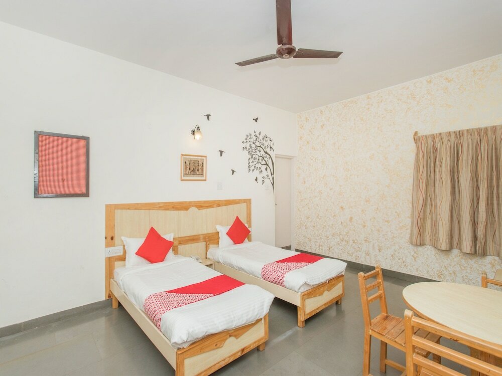 Фото Oyo 761 Hermitage Apartments