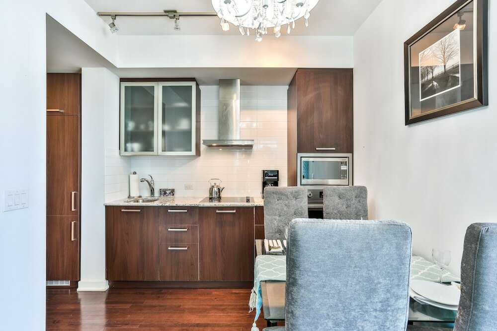 Фото Exquisite 55th Floor 2 Bed 2 Bath Parking