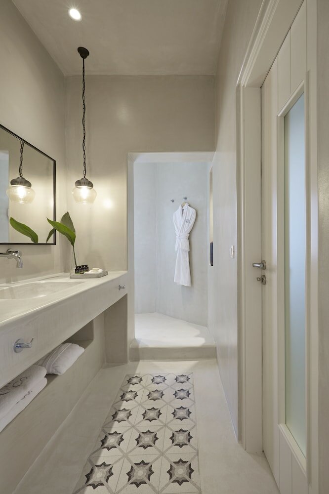 Фото White and Co. La Torre Suites