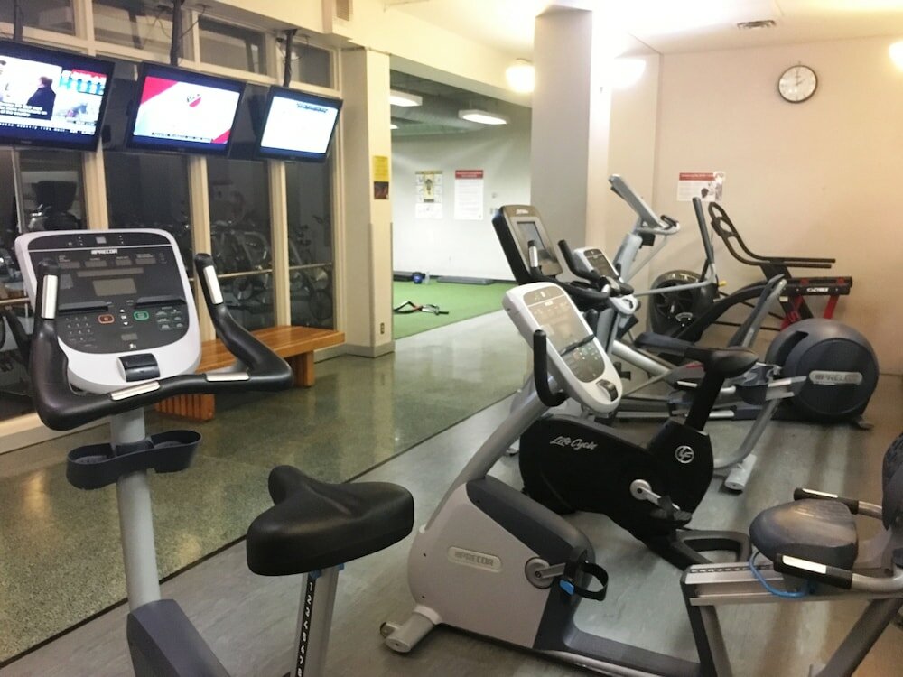 Фото Altitude Suites Bay Street by Teristo Group