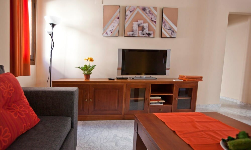 Фото Hotel Mercader de Sedas