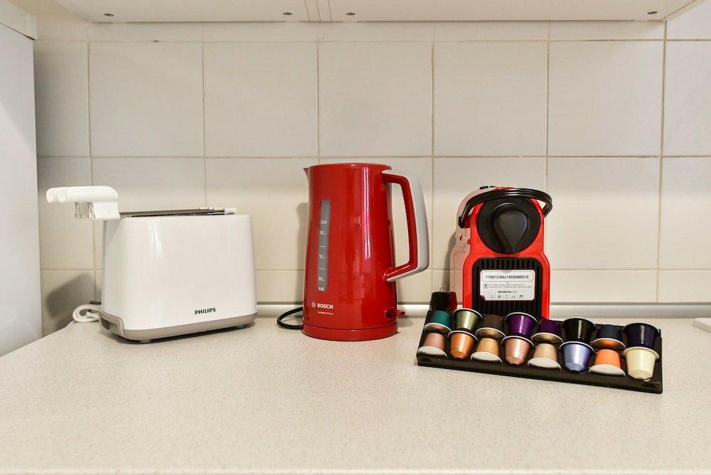 Фото Red & White Vatican Apartment