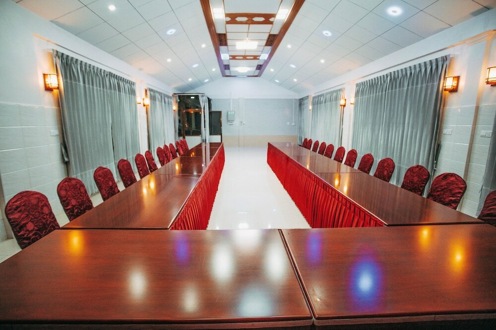 Фото Amber Palace Hotel