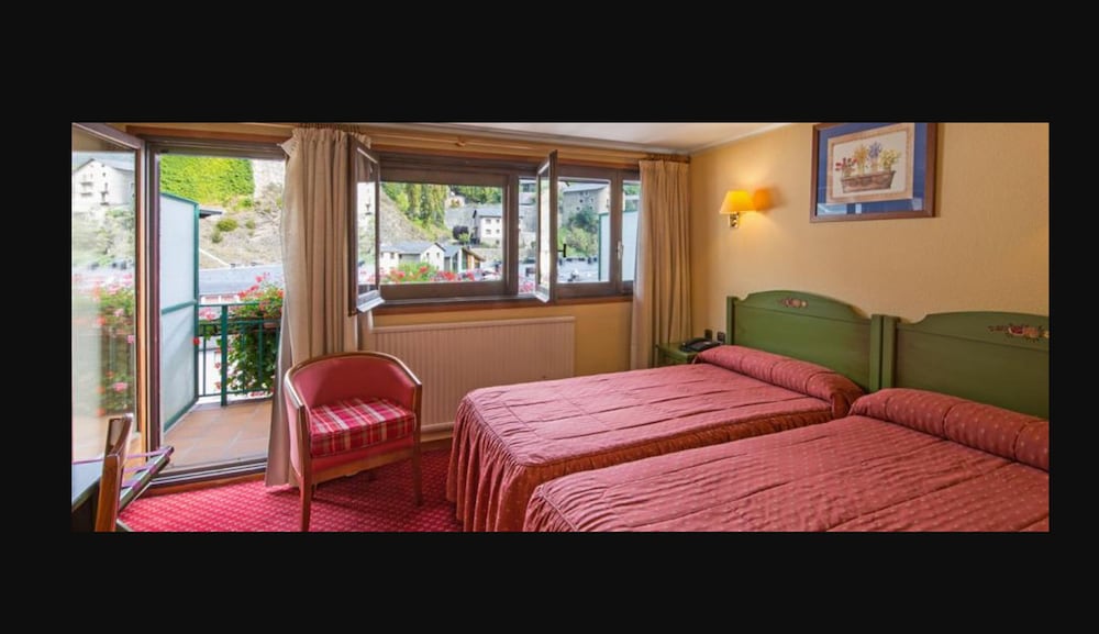 Фото Hotel Rutllan & SPA