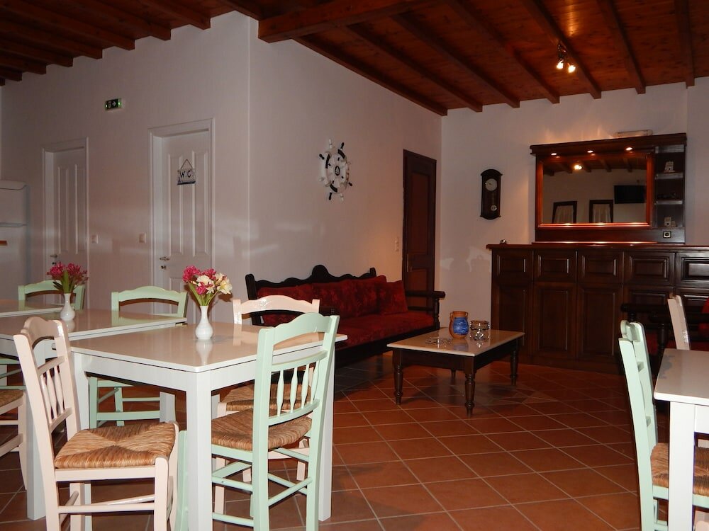 Фото Tinos Suites & Apartments