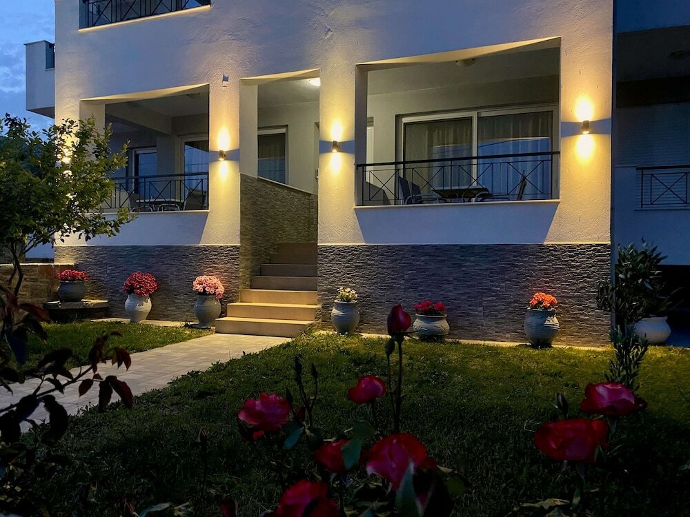 Фото Eirini & Manolis Apartments