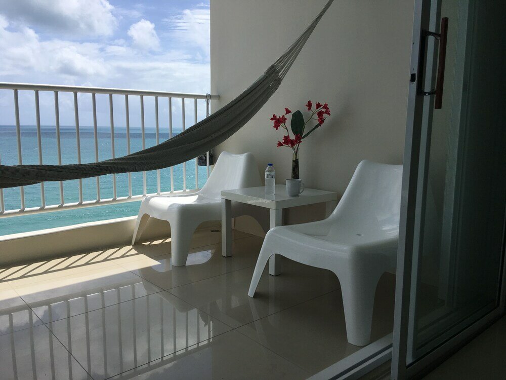 Фото Ocean View Gorgeous 1 Bedroom Apt