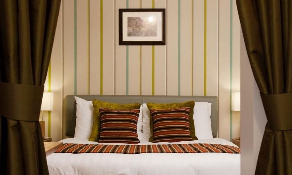 Фото Henley Hotel