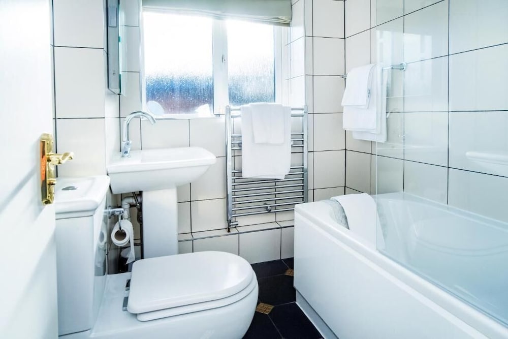 Фото Henley Hotel