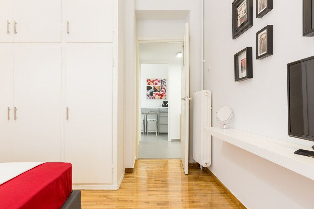 Фото Newly Renovated Stylish Urban Flat