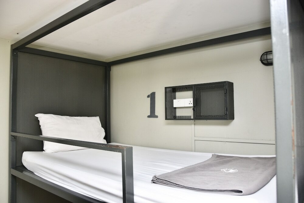 Фото Mad Monkey Bangkok Hostel - Adults Only