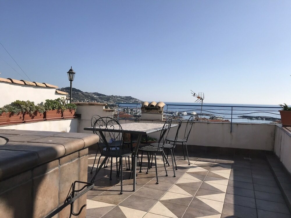 Фото Like A Dream In Sanremo Downtown