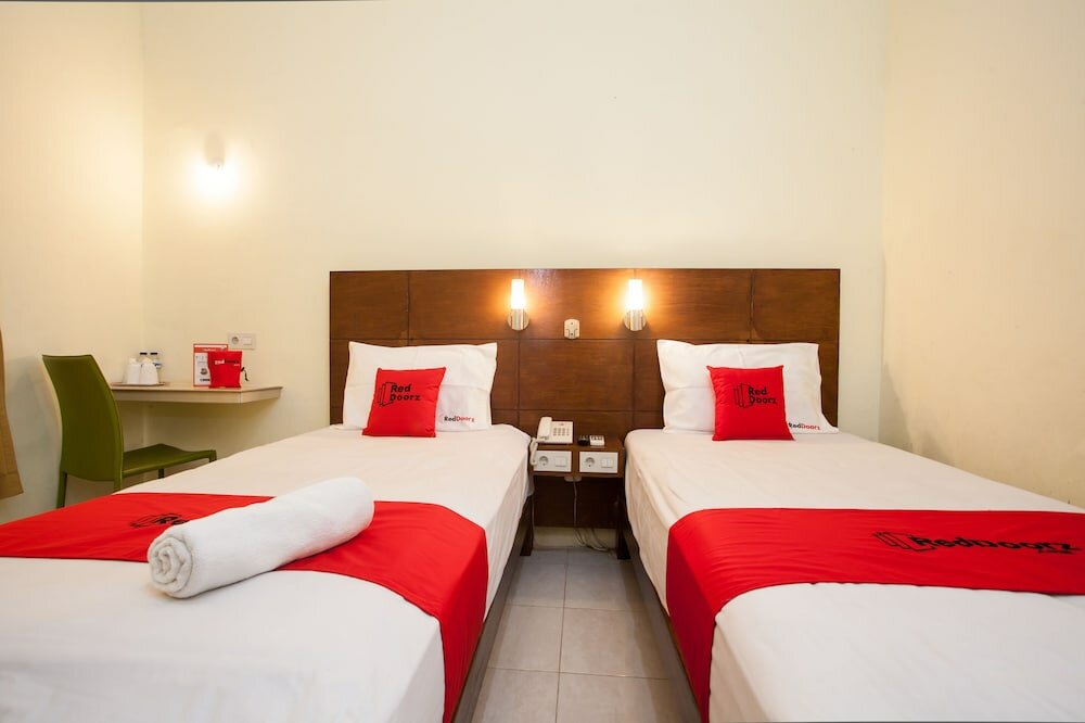 Фото RedDoorz near Marvell City Mall