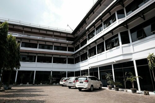 Гостиница RedDoorz @ Cempaka Putih Jambi в Джамби