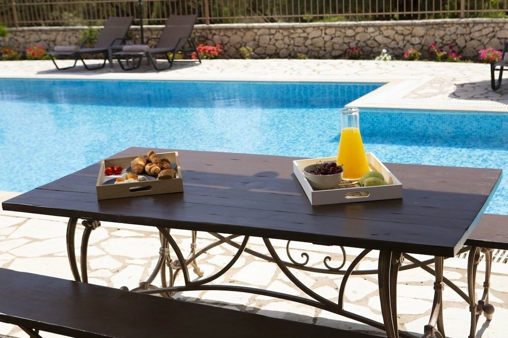 Фото Villa Niriides