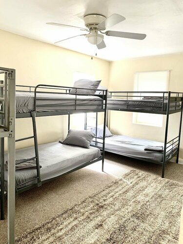 Гостиница Hostel Brazilian - Calle Ocho в Майами