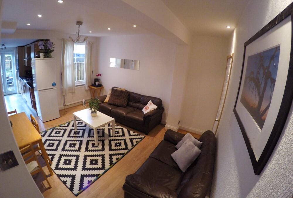 Фото Hollybush Row Rooms