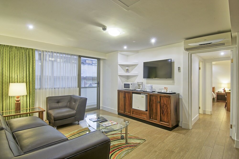 Фото Balmoral Suites