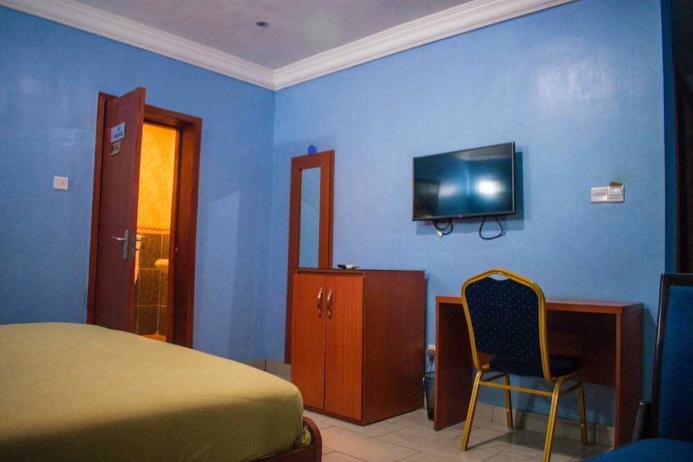 Фото 1st Delightsome House and Suites