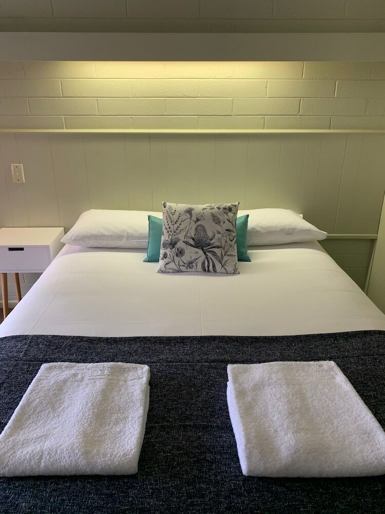 Фото Finley Country Club Hotel Motel