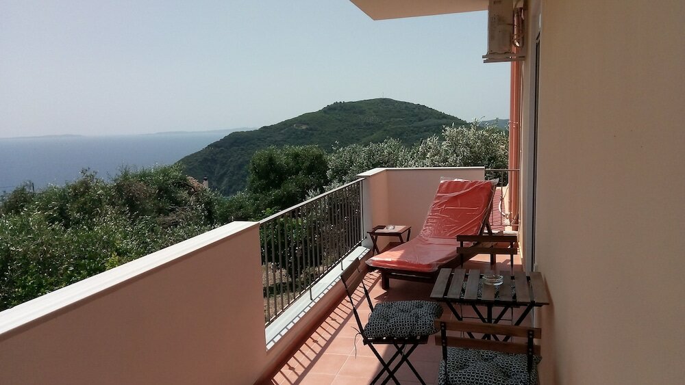 Фото Olive Tree Apartment