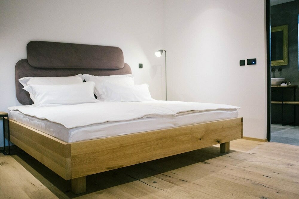 Фото Vault Hotel