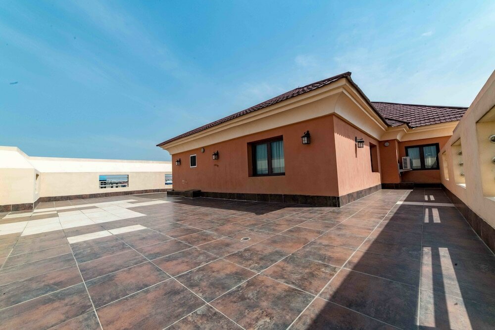 Фото Alphaplus Apartments