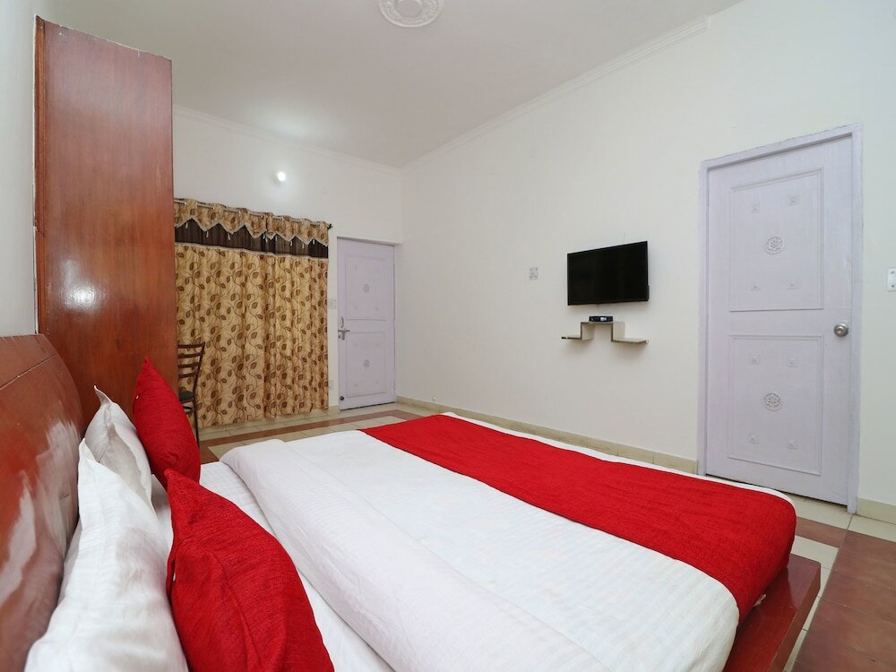 Фото Oyo 15022 Snow Point Inn