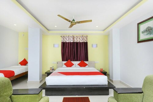 Гостиница Oyo 12765 Hotel Golden Rooms в Тирупати