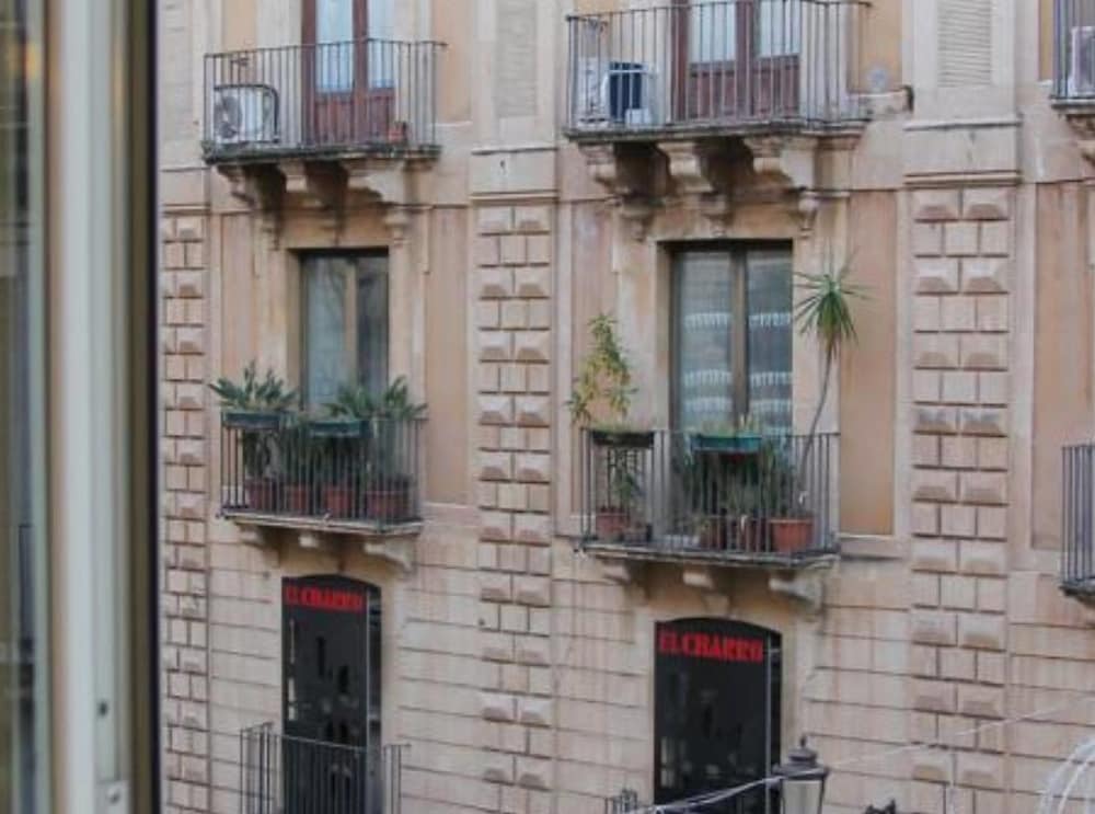Фото B&b Stesicoro InHabit- Guesthouse City Center
