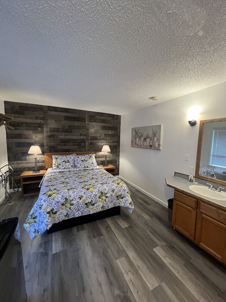 Фото Cedarwood Inn of Ashland