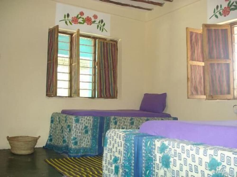 Фото Twisted Palms Lodge & Restaurant