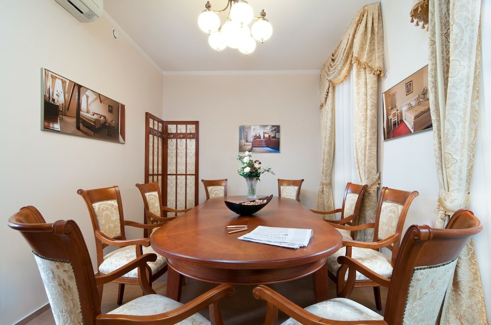 Фото Amigo City Centre Hotel