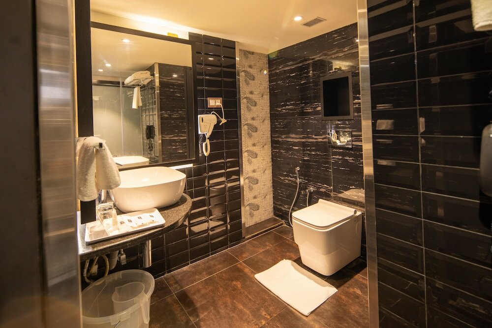 Фото Goldfinch Hotel Mangalore