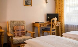 Walliserhof (Kantonsstrasse 191, 3929 Täsch), hotel