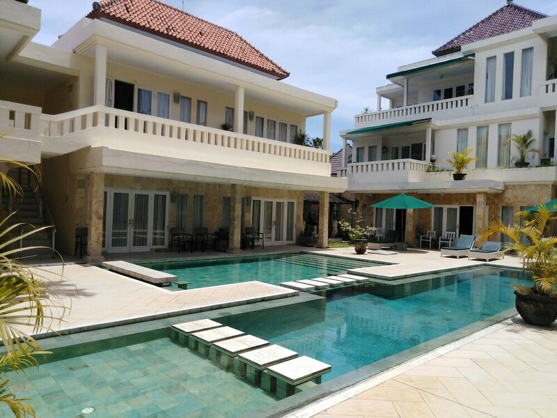 Гостиница Bali Court Hotel and Apartments